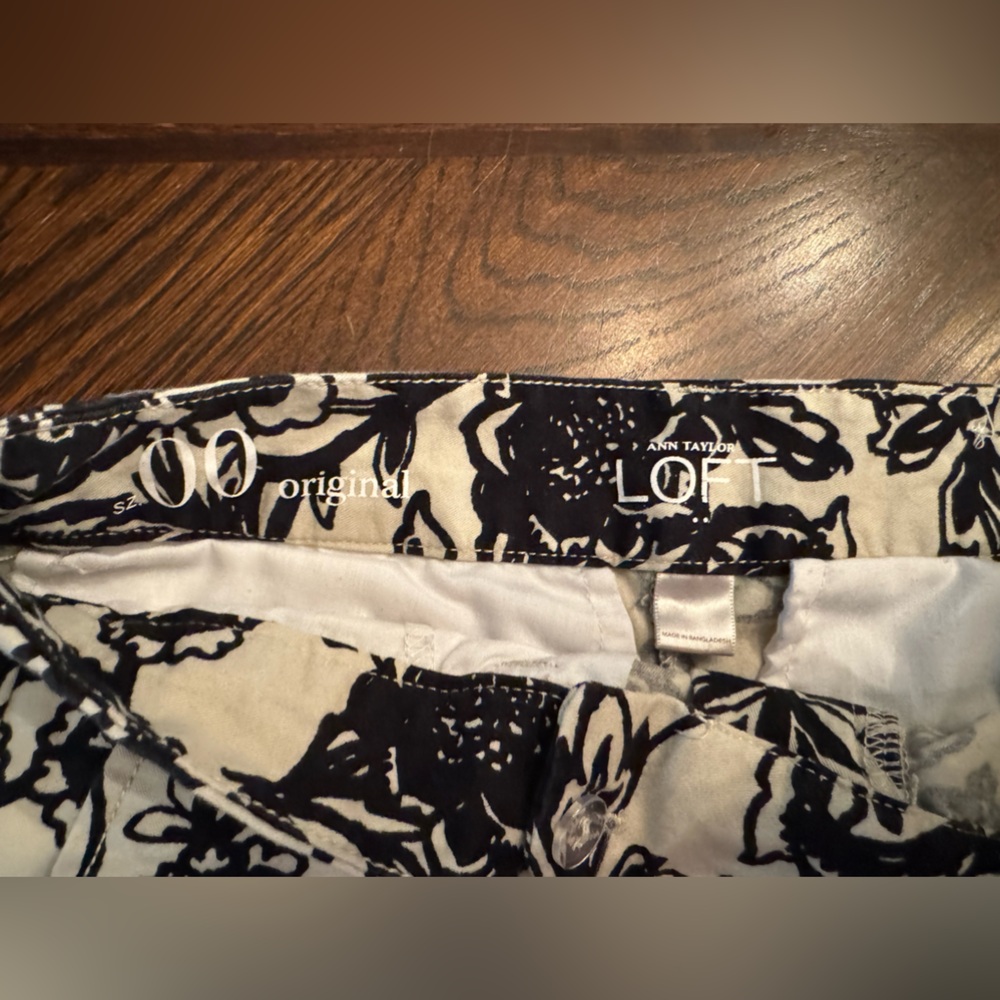 Cream and black flower ANN TAYLOR LOFT SHORTS